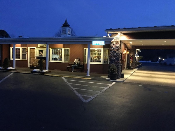 Landmark Motor Inn image 7